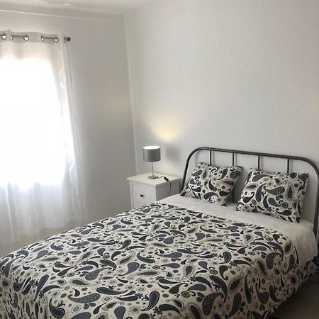 Olinda'S 2 Bedroom Apartment Lagos Exterior photo